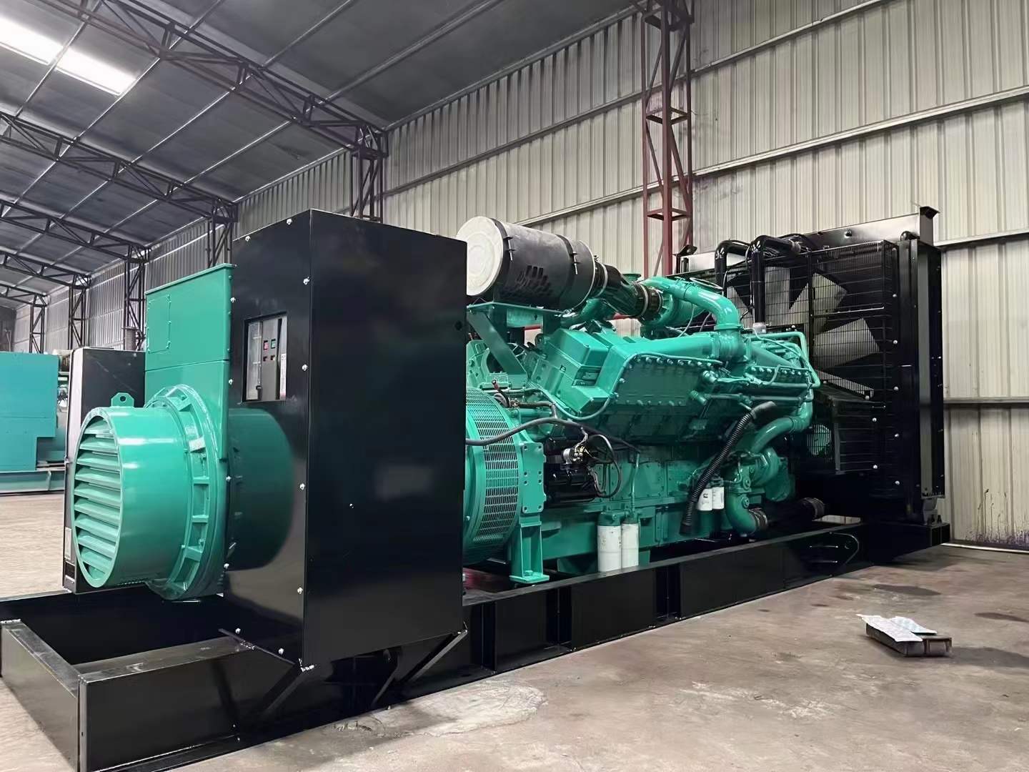 马尔康如何降低 800kW 柴油发电机输出电流的波动？