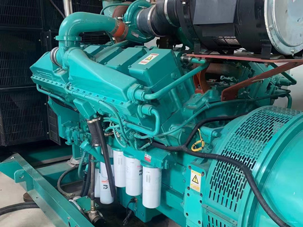 马尔康更换100kW柴油发电机组机油时，需要注意哪些事项？